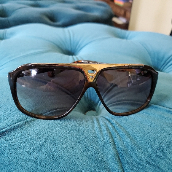 ❌SOLD❌Louis Vuitton 😎 Mascot Sunglasses - Picture 4 of 9